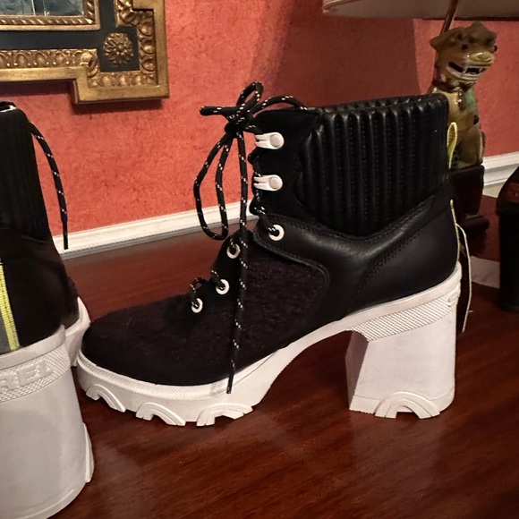 Sorel Women's Brex Heel Cozy Lace Boot - Picture 6 of 11